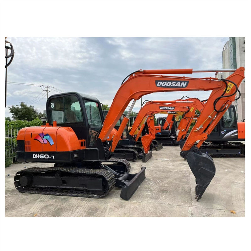 Piccolo escavatore Doosan DH60 Mini Crawler Digger Corea Marca 6ton
