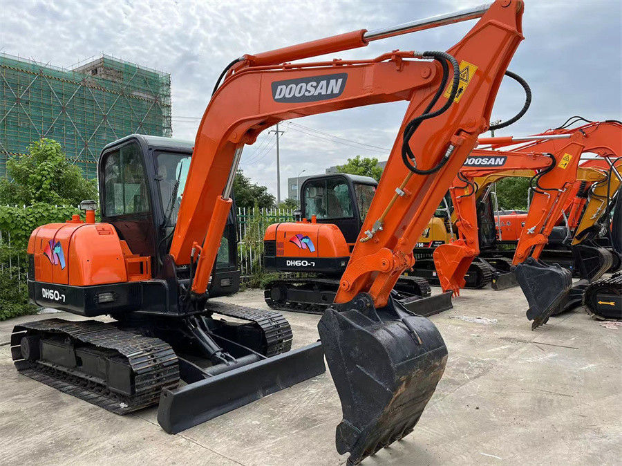 Piccolo escavatore Doosan DH60 Mini Crawler Digger Corea Marca 6ton