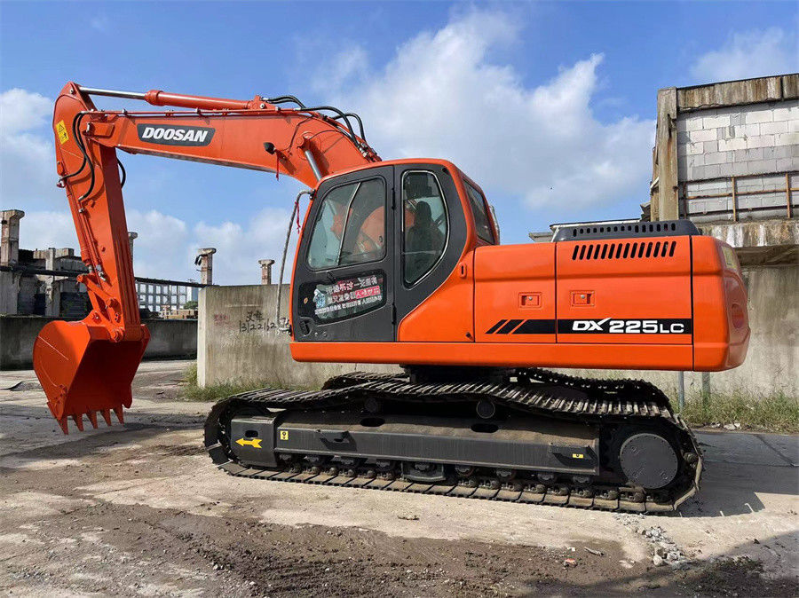Escavatore usato Doosan DX225 Made in Korea Buone condizioni basso consumo di carburante