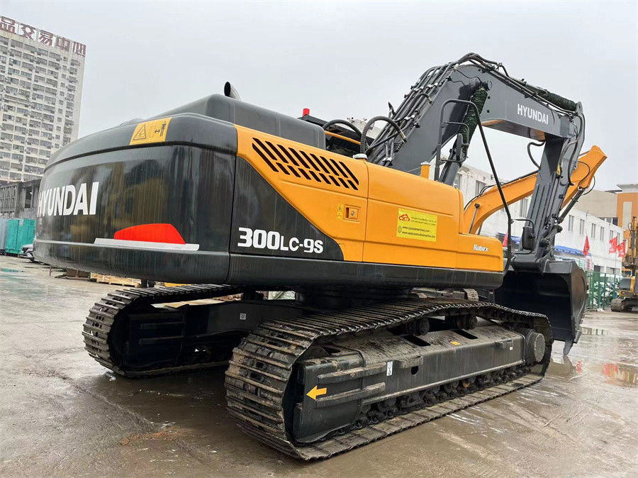 Hyundai R300LC-9S Escavatore idraulico usato per la costruzione e l'estrazione di minerali Peso 30 tonnellate