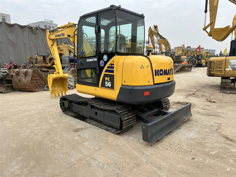 Piccolo Giappone Komatsu PC56 Usato Escavatore Idraulico Mini Dimensione Peso 5 tonnellate Con Lama