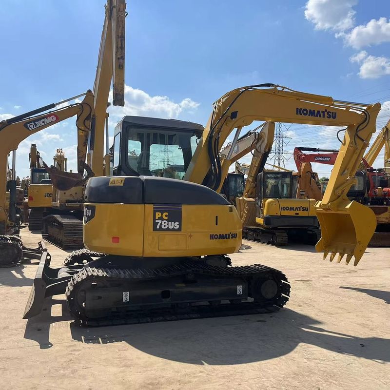 Miniescavatore Komatsu PC78US-6 da 8 tonnellate con una capacità di 0,34 m3