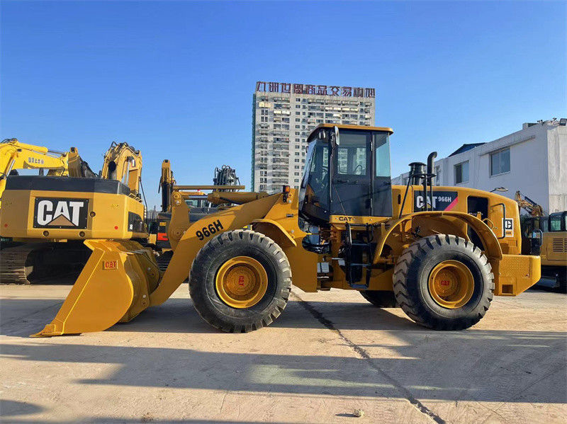 Caterpillar CAT 966 Front Loader con motore diesel potente
