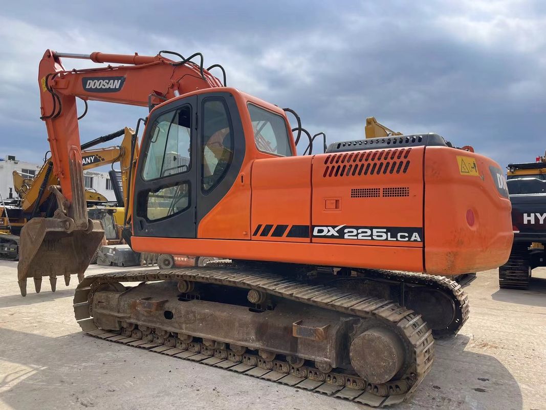 Trova la tua perfetta corrispondenza Usata Doosan DX225LCA Escavatrice da 22 tonnellate in ottime condizioni