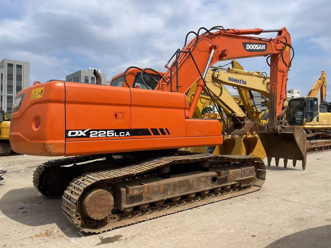 Trova la tua perfetta corrispondenza Usata Doosan DX225LCA Escavatrice da 22 tonnellate in ottime condizioni