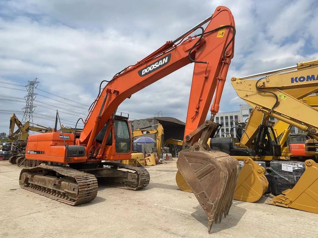 Trova la tua perfetta corrispondenza Usata Doosan DX225LCA Escavatrice da 22 tonnellate in ottime condizioni