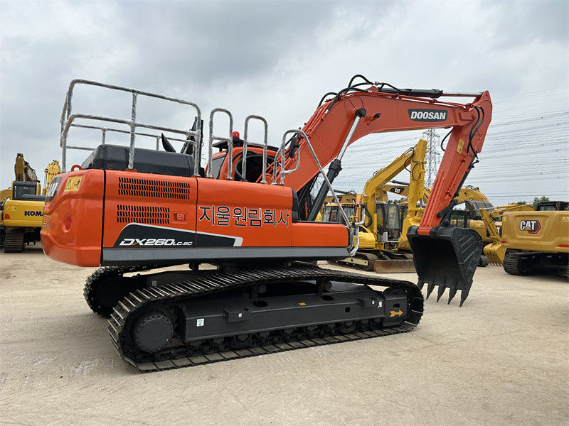 Potenza del motore 180 KW Doosan DX260 Escavatori usati con capacità di secchio di 1,2 M3