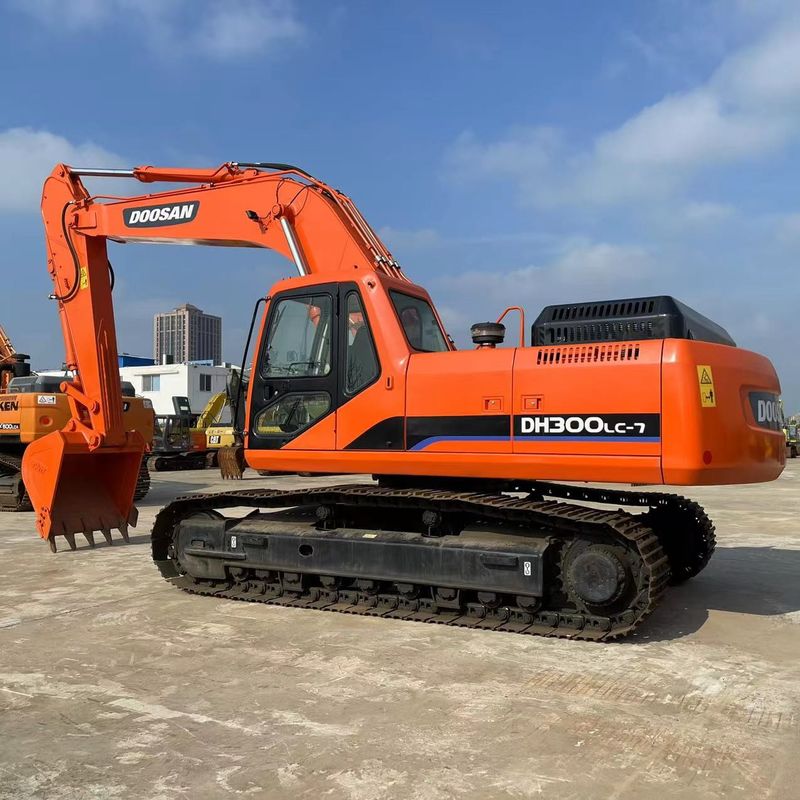 Escavatore medio Doosan DH300 usato da 30 tonnellate