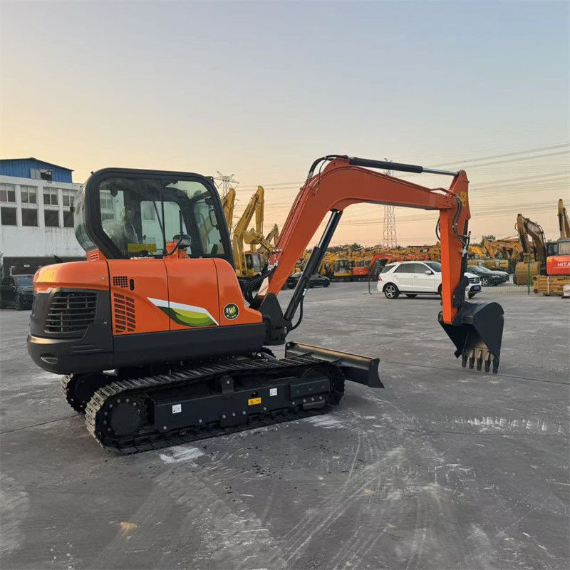 Nuovo mini escavatore Doosan DX60E-10N da 6 tonnellate