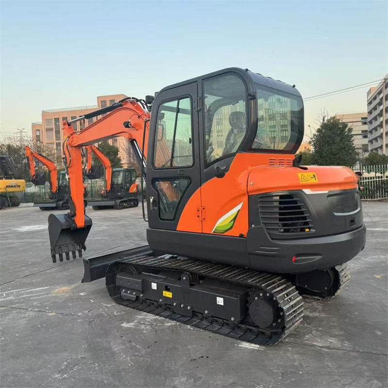 Nuovo mini escavatore Doosan DX60E-10N da 6 tonnellate