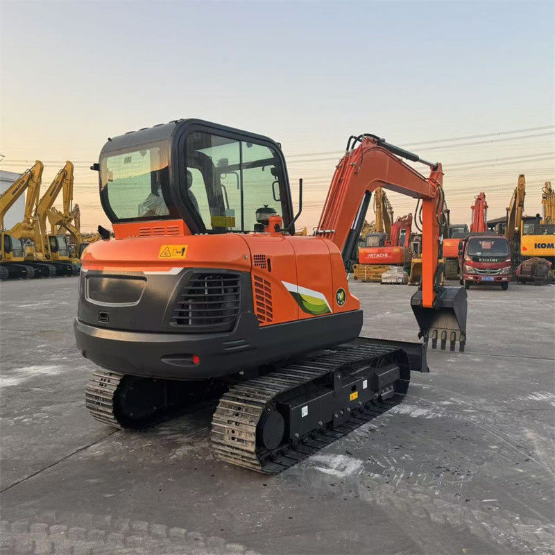 Nuovo mini escavatore Doosan DX60E-10N da 6 tonnellate