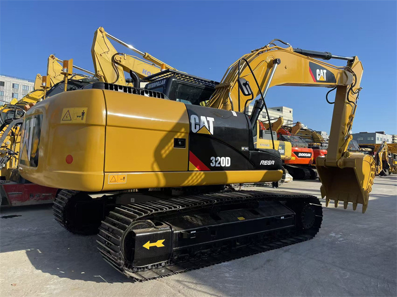 Escavatore CAT 320D Usato da 20 tonnellate Escavatore Caterpillar di seconda mano con poche ore di lavoro