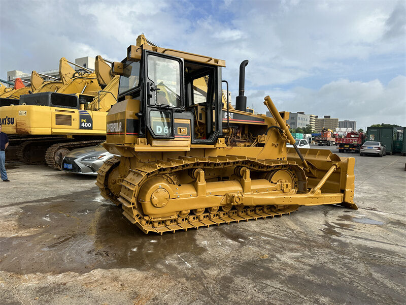 Bulldozer usato Caterpillar D7G Tipo pista Potente motore a combustibile Medio ideal per il livellamento del terreno Costruzzione stradale e bonifica del sito