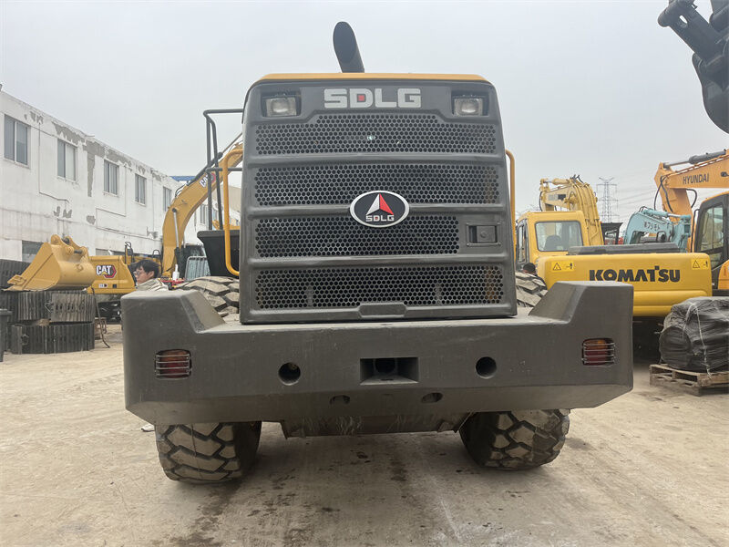 Buone condizioni, pala gommata SDLG L958F usata con motore da 178 KW, peso operativo di 6000 Kg e modello anno 2024