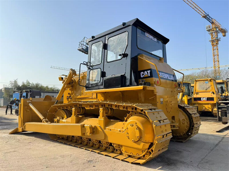 Bulldozer originale usato CAT D7G con motore 3306, peso operativo di 20230 kg e lama a inclinazione dritta