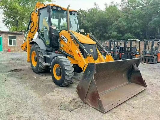 Escavatore JCB 3CX usato con secchio diviso