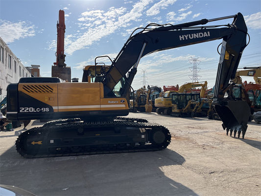 Excavator Hyundai 220LC-9S usato in ottime condizioni Finanziamento disponibile